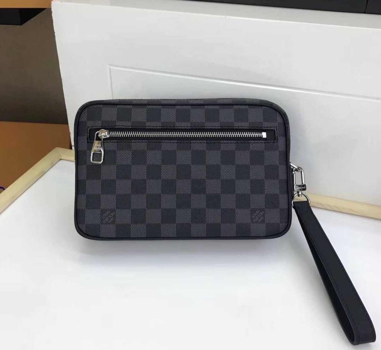 Чанта Luis Vuitton Kasai Clutch