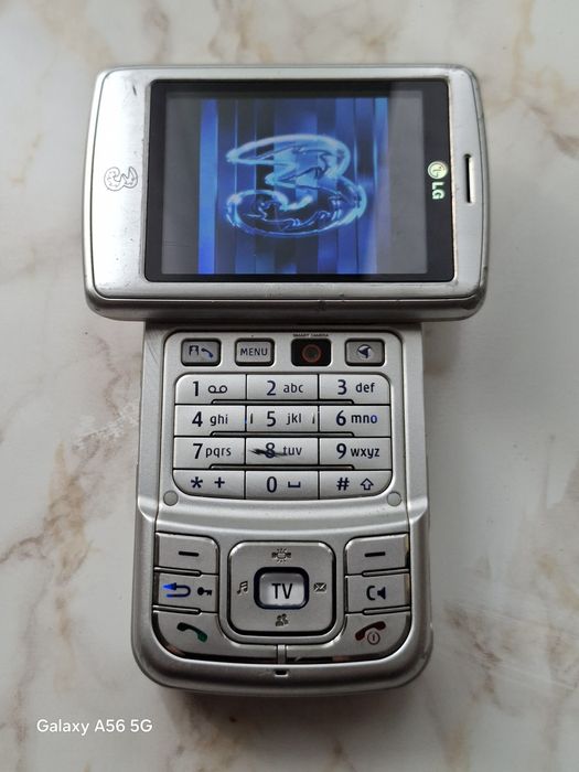 Telefon mobil vintage U900 ecran rotativ