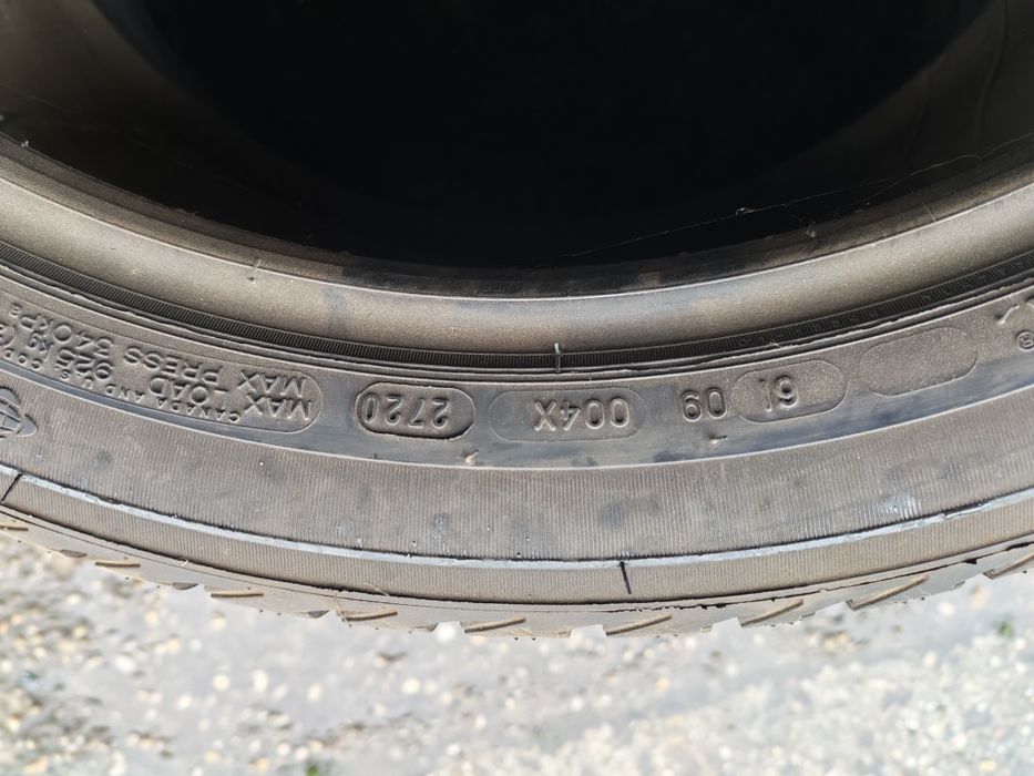 2 Anvelope iarna Michelin 265.40.21
