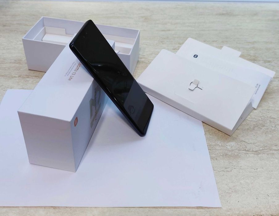 Xiaomi 13 Lite 5G, 8/256 - Перфектно състояние!