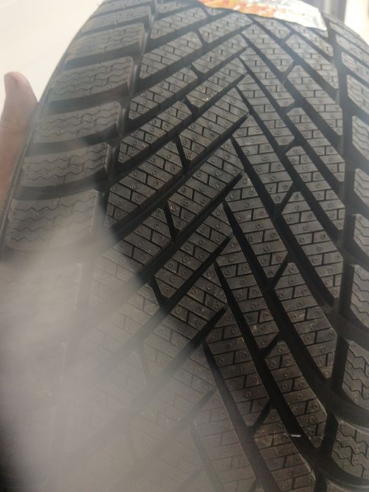 235 55 19 Pirelli Noi