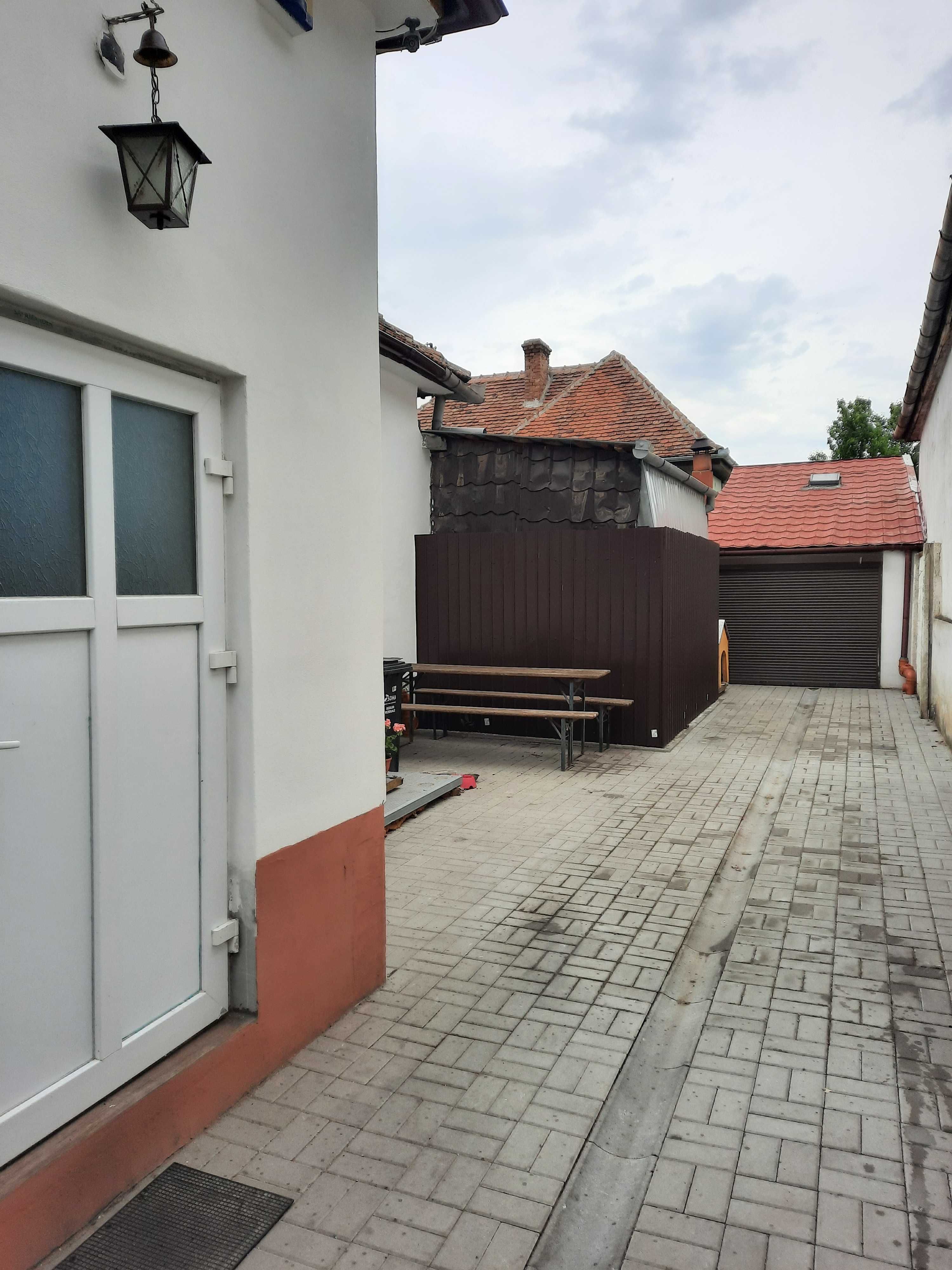 Vand casa tip duplex singur in curte Sibiu, zona Piata Cluj-Terezian.