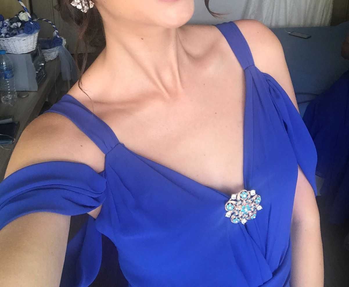 Страхотна шифонена рокля в цвят турско синьо