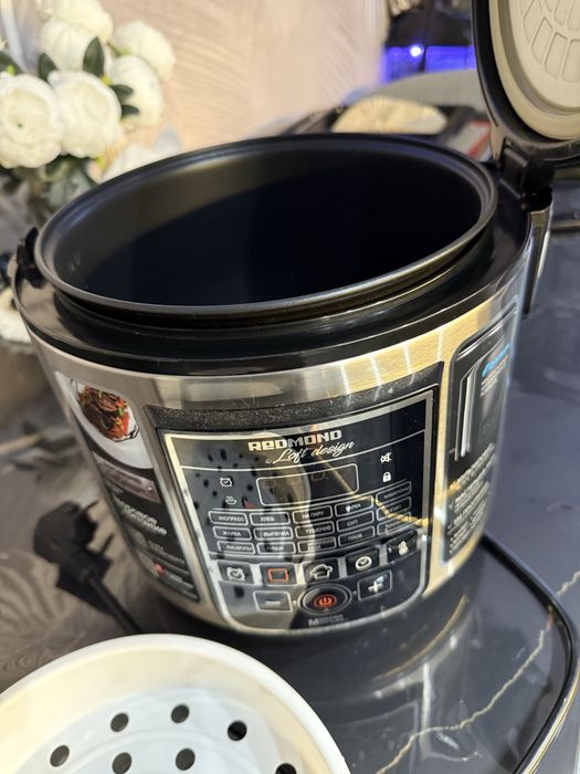Мультиварка Redmond
