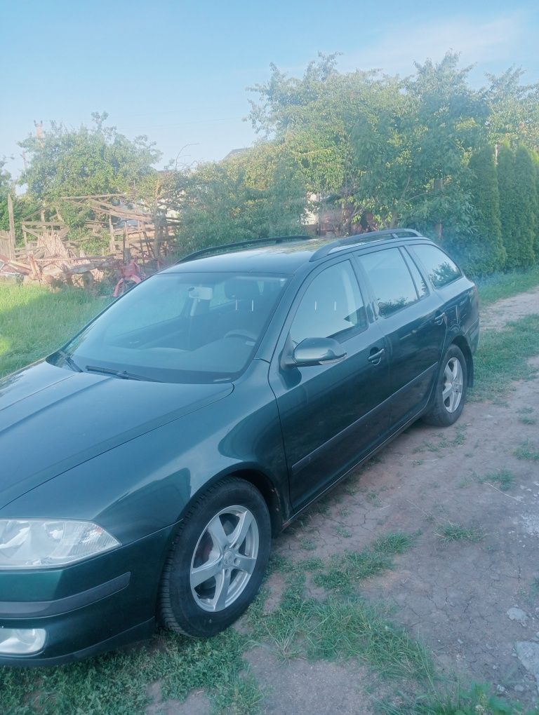 Vând Skoda Octavia 2   1.6mpi