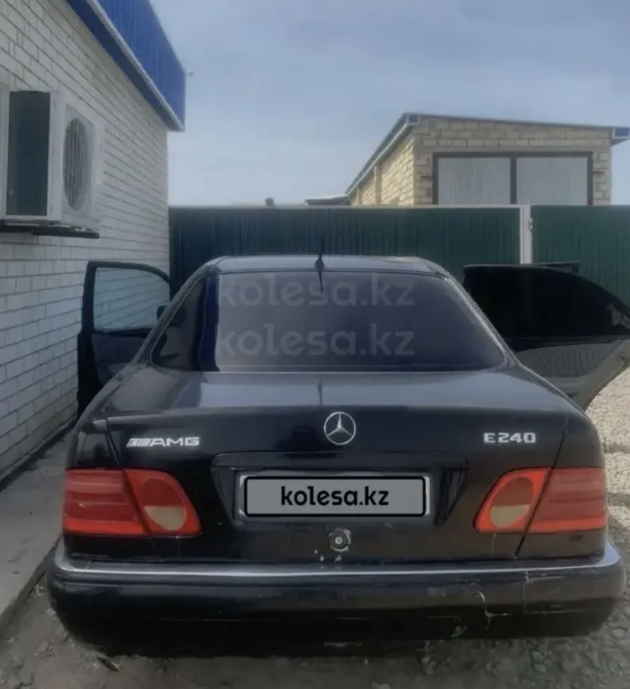 Mersedes-Benz W210 E