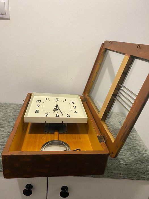 Ceas perete cu pendula
