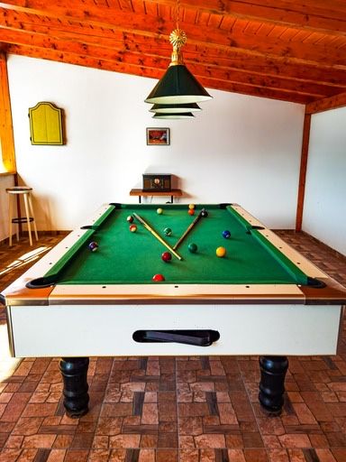 Cazare Casa de piatra piscina jacuzzi