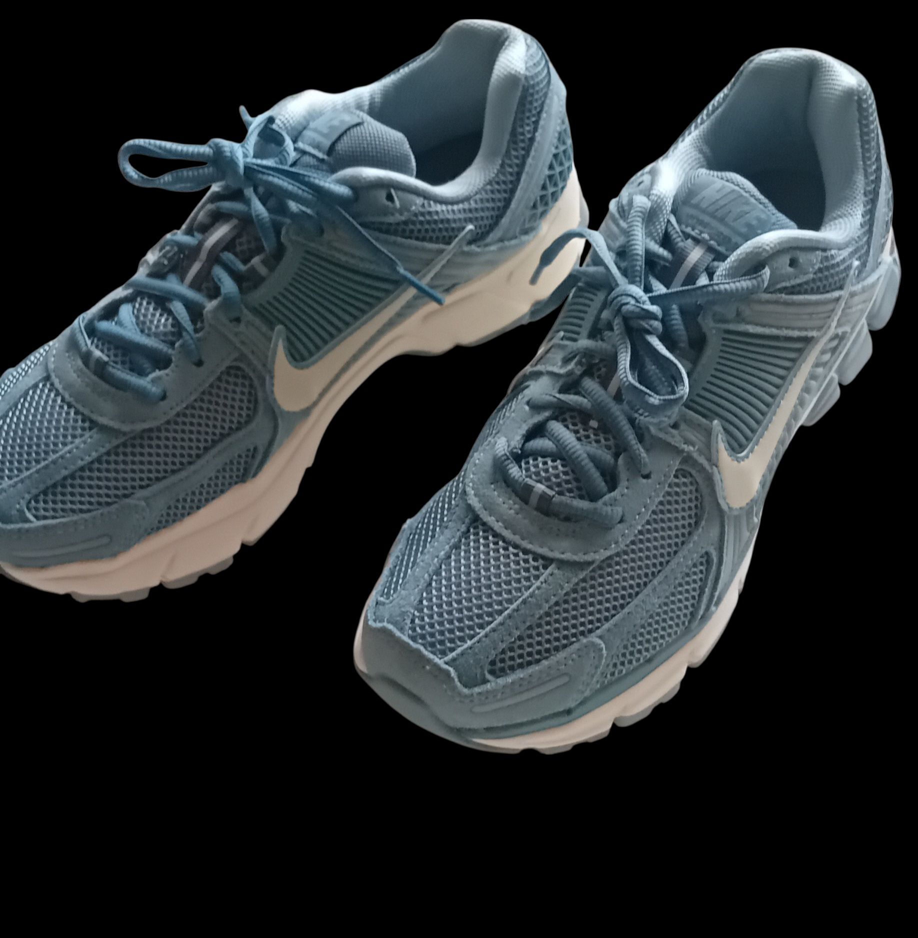 Оригинални обувки Nike Vomero 5