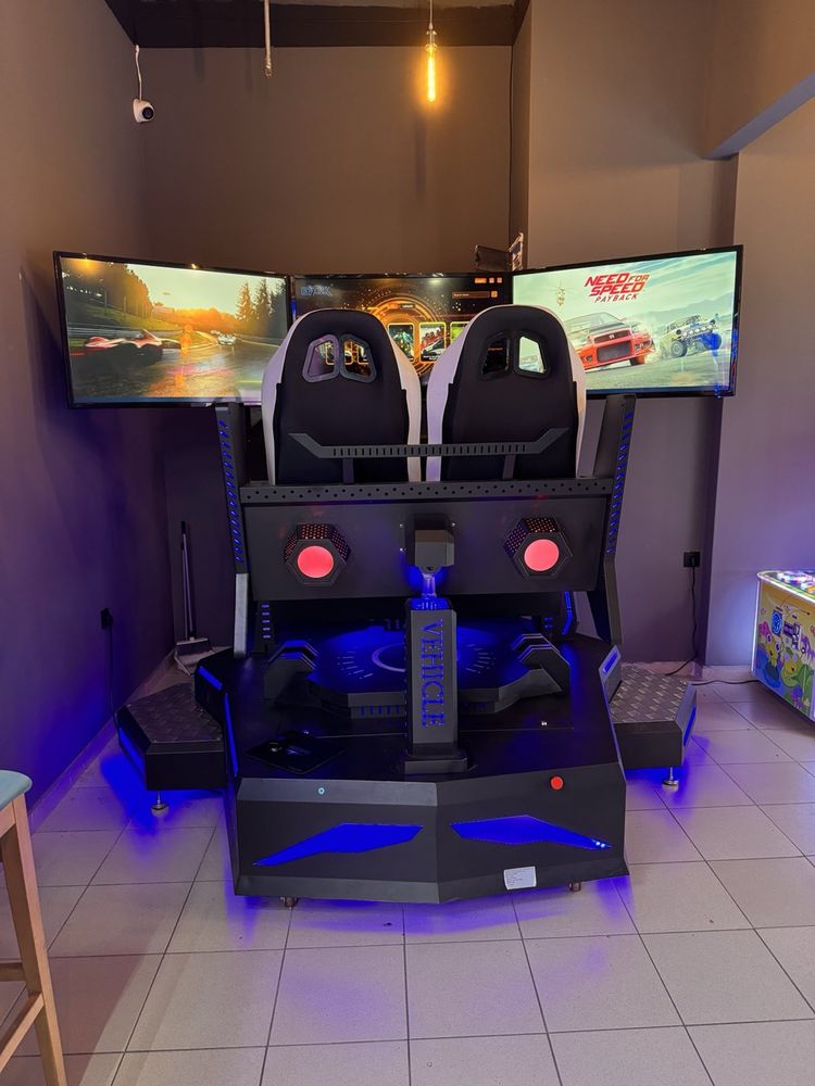 Състезателен VR Симулатор от ново поколение с 3монитора с Playstation