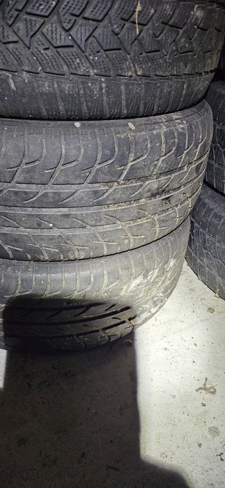 Cauciucuri de diferite dimensiuni