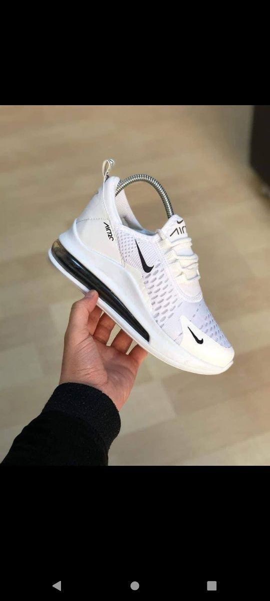Adidași Nike cu perle de aer