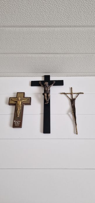 3 Crucifixuri vechi din bronz și lemn,E Huber 1983