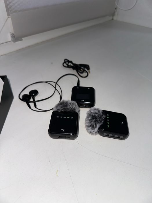 Петличка wireless lavalier microphone