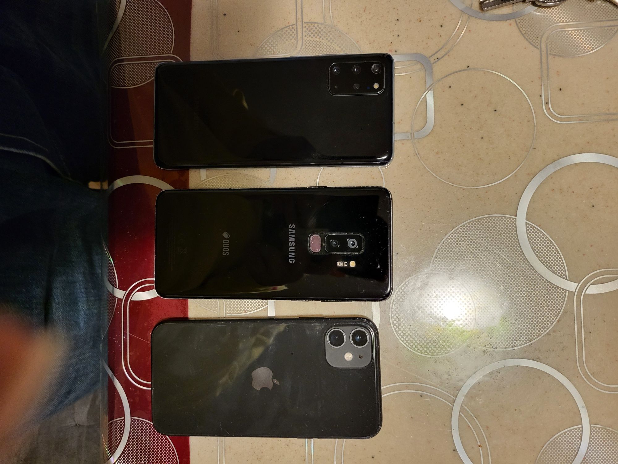 Lot de 3 telefoane Samsung și iphone
