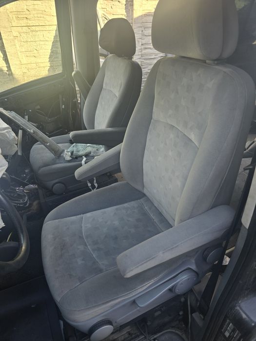 Dezmembrez viano vito interior 6+1 motor 2.2 3.0 NU DESCOMPLETEZ INTER