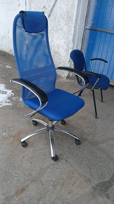 Продам офисные стулья