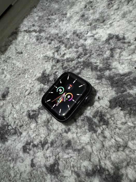 Apple watch SE 2022 ( 44 mm )