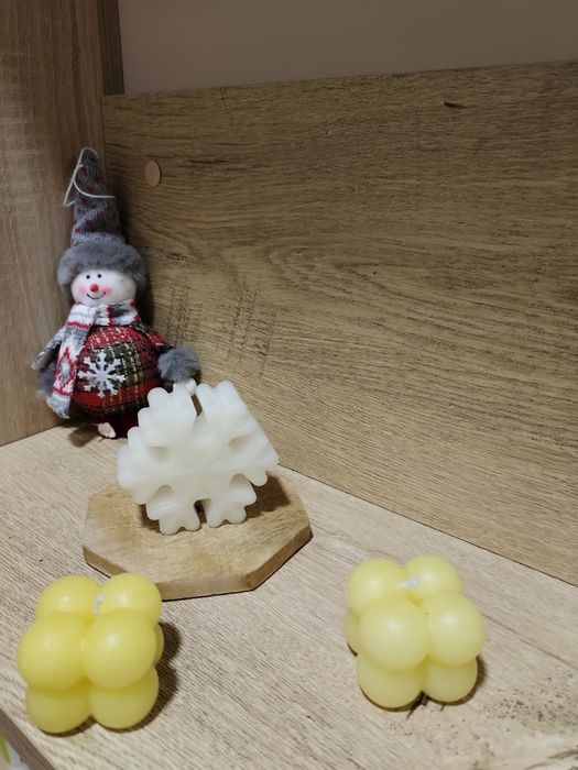 Коледни свещи. Малко коледно настроение