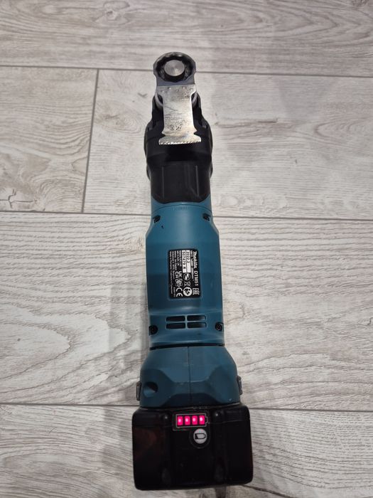 Multicutter makita 18v dtm 51