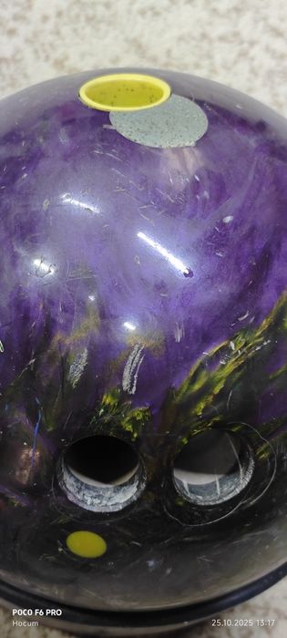 Шар для боулинга , подставка под шар , кегля