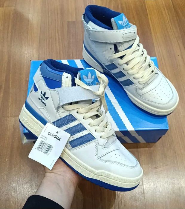 Кроссовки Adidas