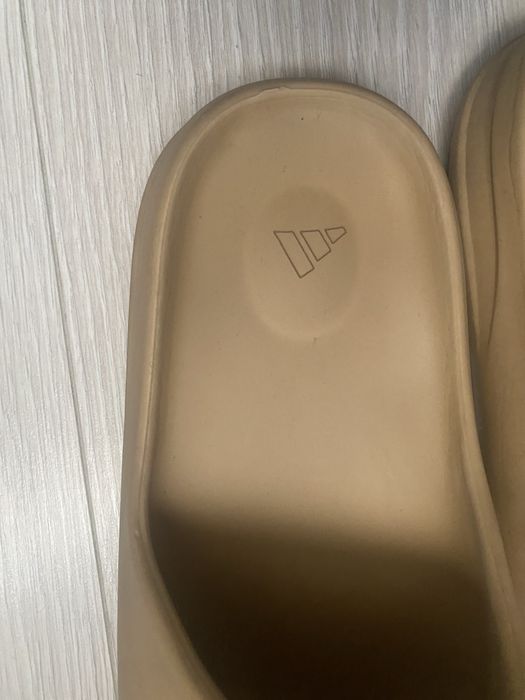 Papuci yeezy slides