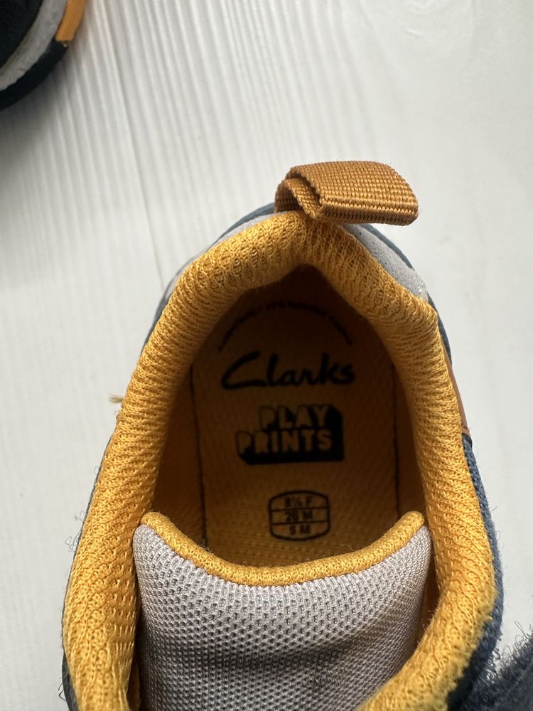 Clarks детски обувки размер 26.