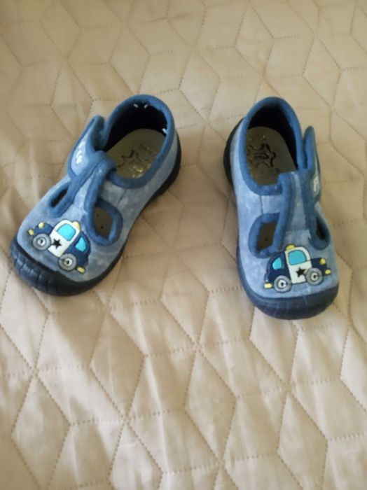 Сандали и кроксове