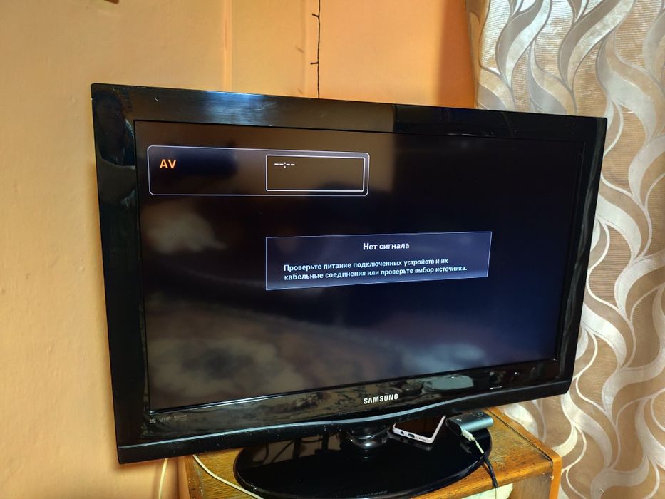 ЖК телевизор Самсунг  32 диагональ