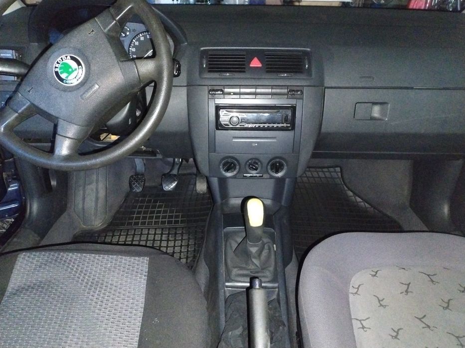 Vând Skoda Fabia combi 1.4 benzină an 2003.
