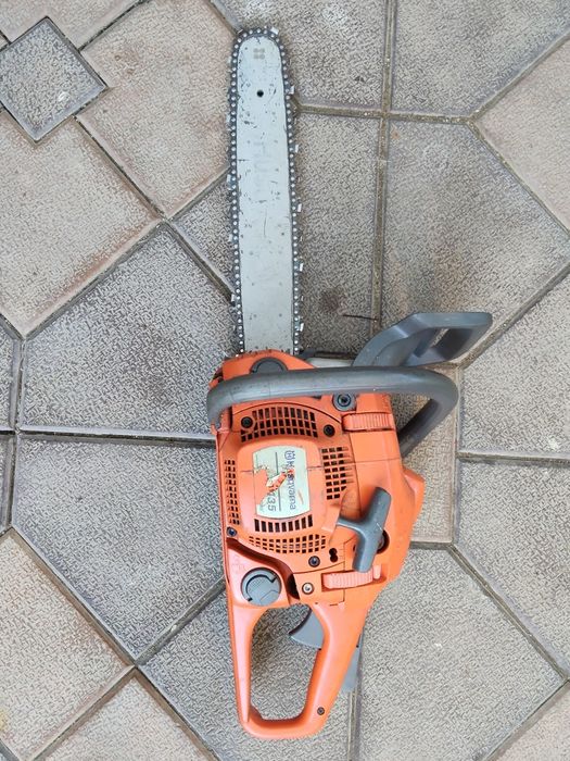 Drujba Husqvarna 135 in  stare excelenta