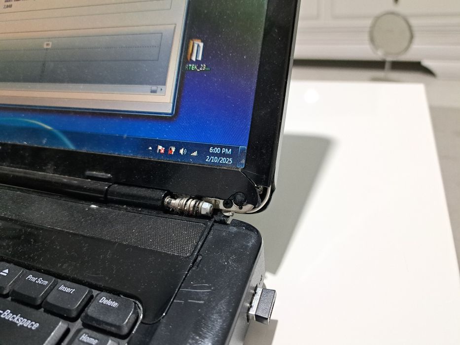 Laptop Dell Inspiron 1545 T3000 4GB RAM 320 GB HDD