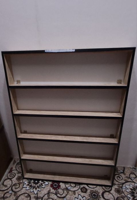 Продам  полку для книжек  или аксессуаров