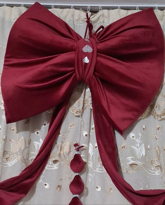 Vand funda mare din catifea cu globuri!