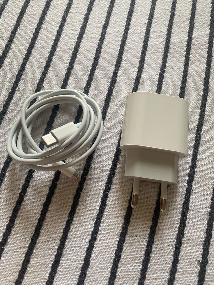 iPhone зарядка оригинал