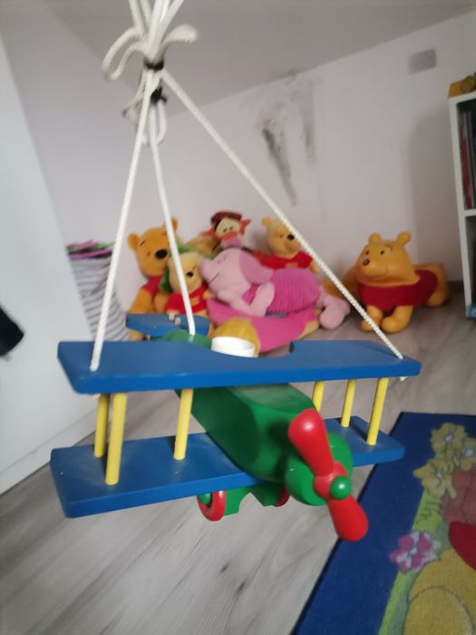 Cizmulițe Superfit si candelabru avion de lemn