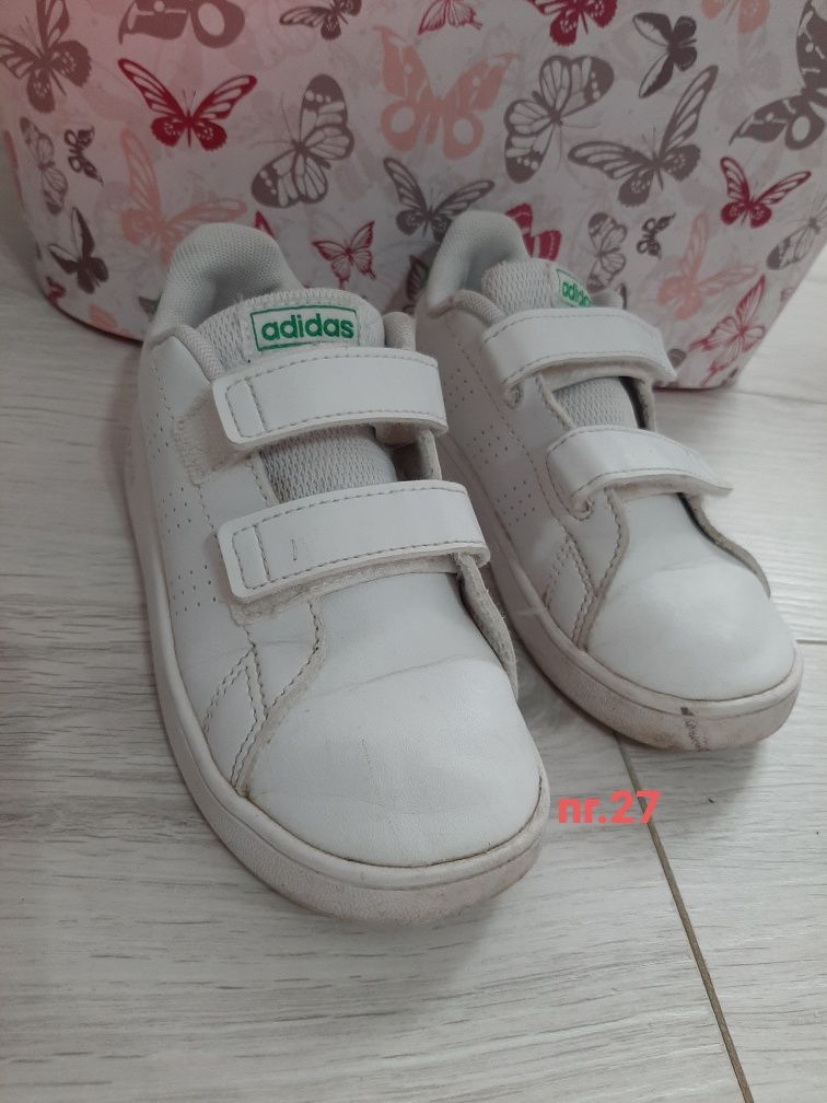 Adidasi nr 27 H&M și adidas