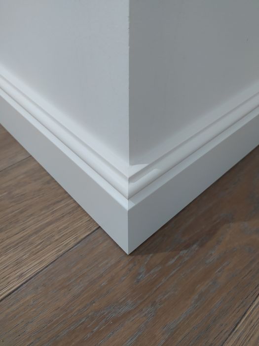 Монтаж на подови первази, стенни панели, облицовки и таванни корнизи