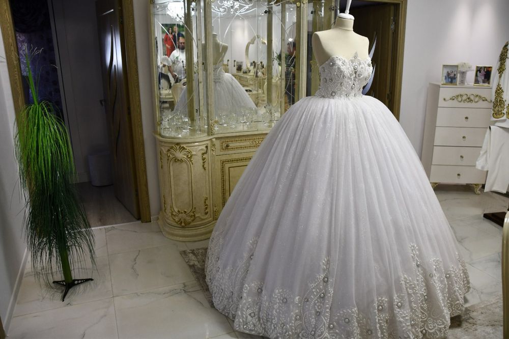 Vand rochie de mireasa