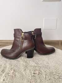 Botine cu toc, Stefanel