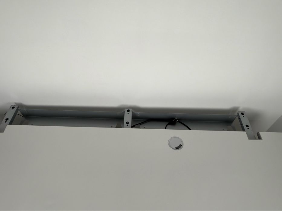 бюро  Електрически регулируем работен плот Ш 200см  Д 80см обзавеждане