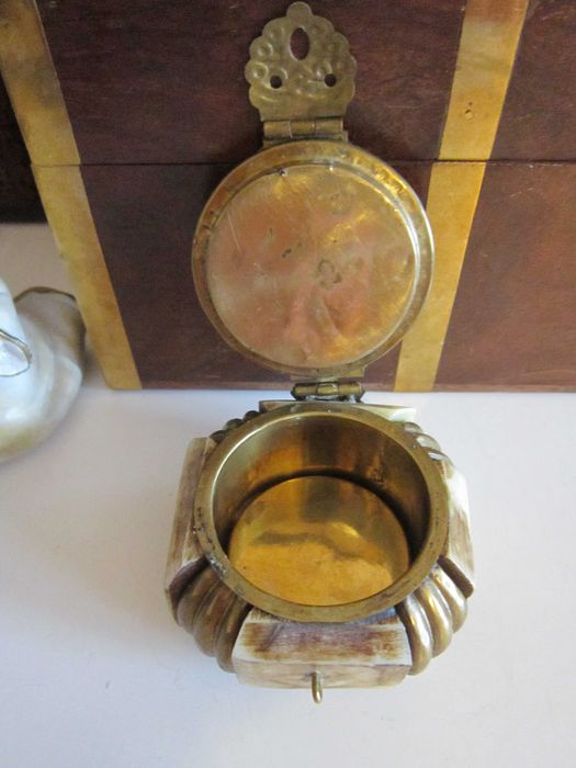 cadou rar caseta,cutie bijuterii superba vintage Os alama Egipt 1960