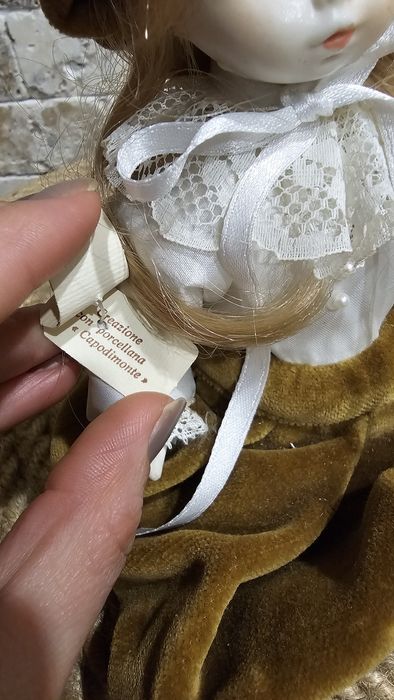Порцеланова кукла