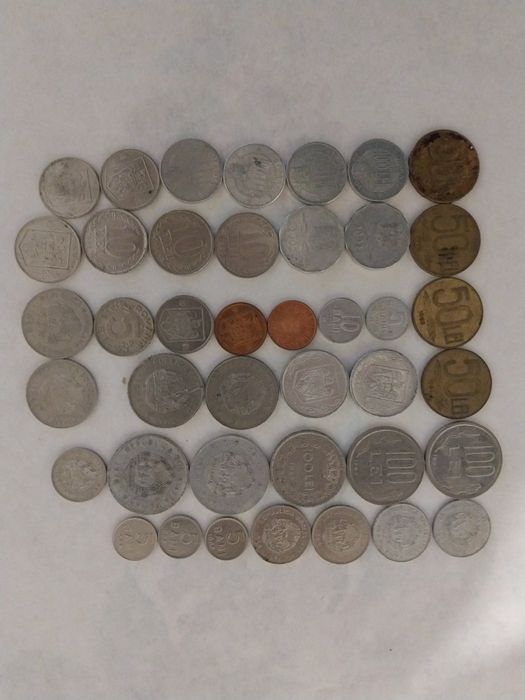 Monezi,insigne,fnioane,etc.