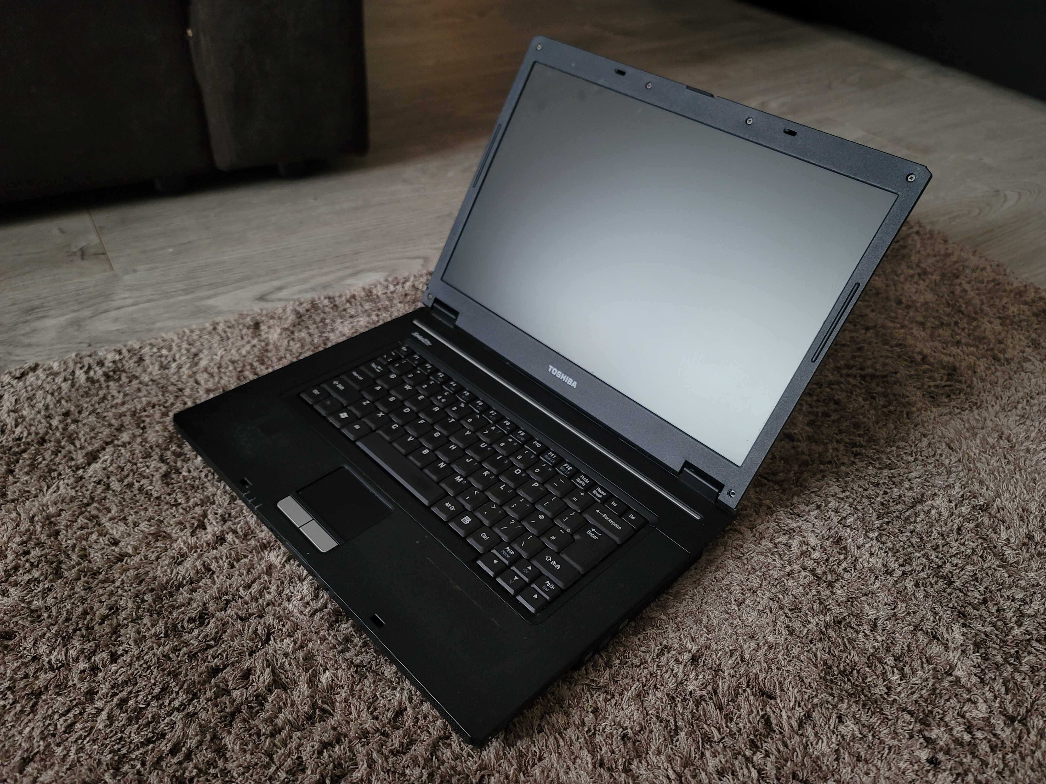 Laptop Toshiba Satellite L30-10X pentru piese , DEFECT.