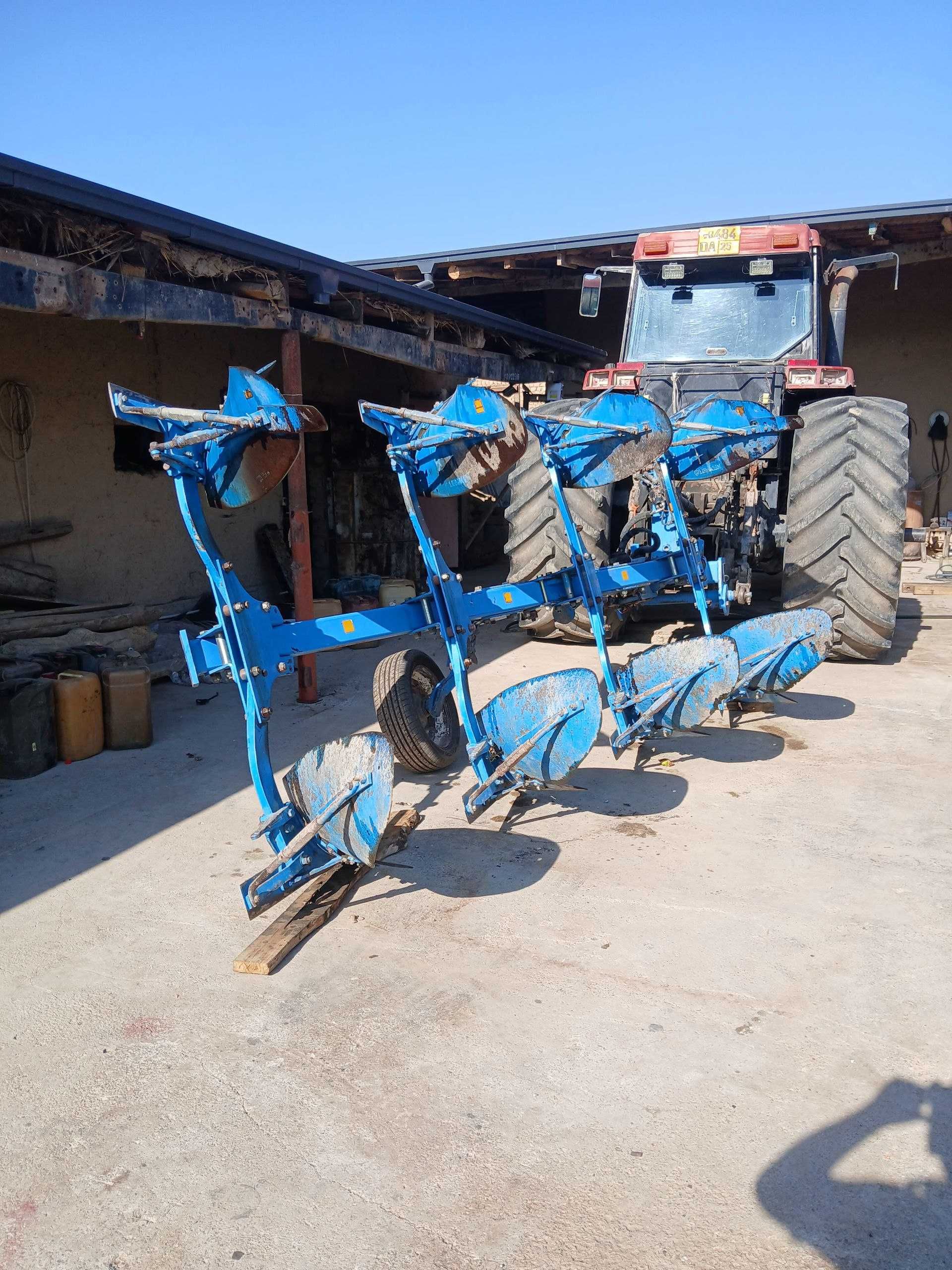 Traktor Magnium 8940
