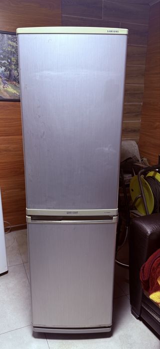 Продам холодильник  в хорошем состоянии samsung