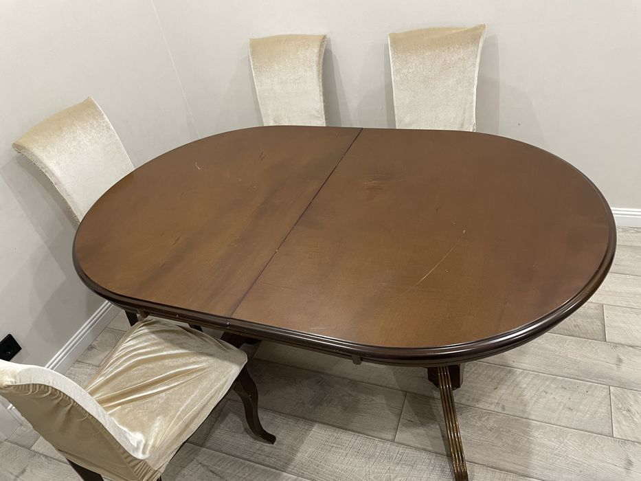 Продается стол деревянный