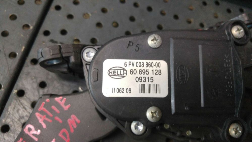 Pedala acceleratie 1.9 jtdm alfa romeo 159 939 6pv00886000 60695128